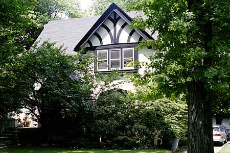 Will Rogers lived briefly in this house at 114  82nd Avenue in Kew Gardens, NY.