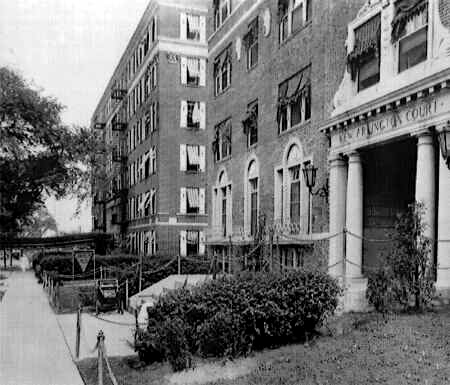 The Kew Arlington Court Apartments on Union Turnpike west of Queens Boulevard, Kew Gardens, NY, 1930.