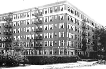 The Colonial Hall Apartments on Union Turnpike west of Queens Boulevard, Kew Gardens, NY 1930.