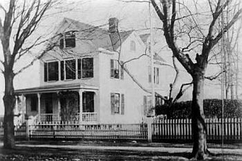 The home of Jacob Riis on Beech (120th) Street, Richmond Hill, NY.