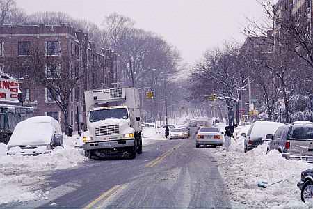 Metropolitan Avenue looking west from 118th Street, Kew Gardens, NY.